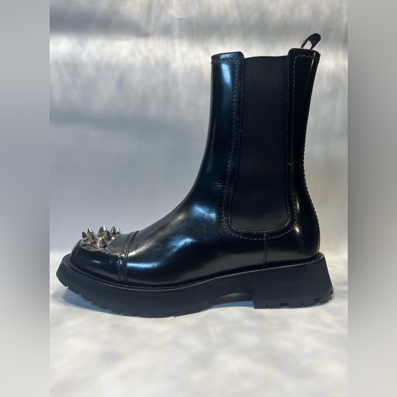 Alexander McQueen Chelsea boot ❌ SOLD ❌ - Picture 2 of 4